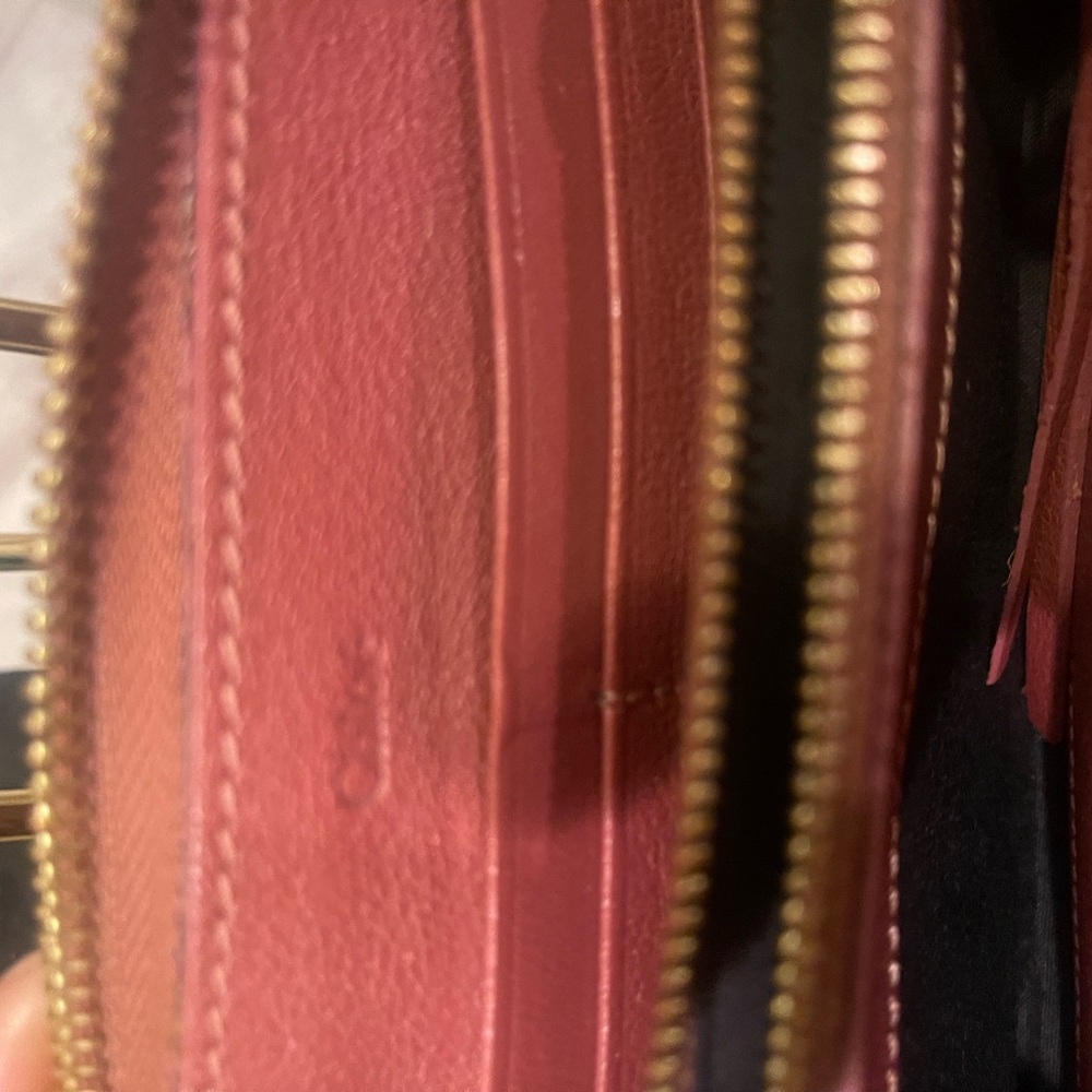 GUC Chloe signature bow zippy wallet - Picture 7 of 10